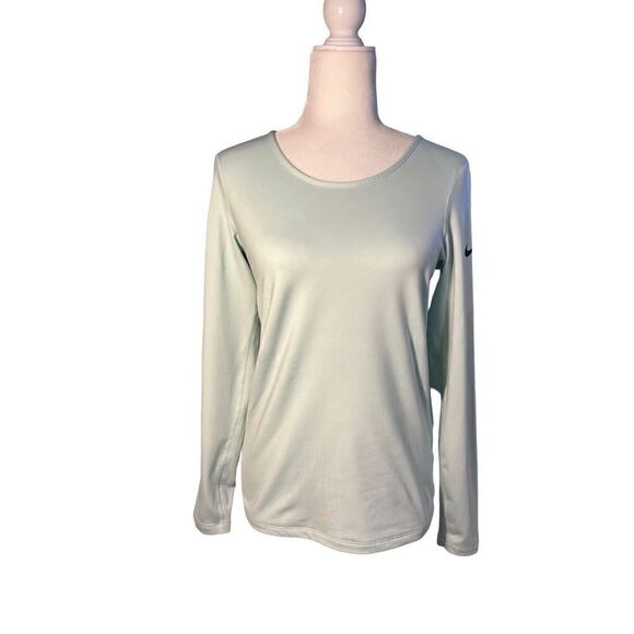 Nike Tops - Nike long sleeve top